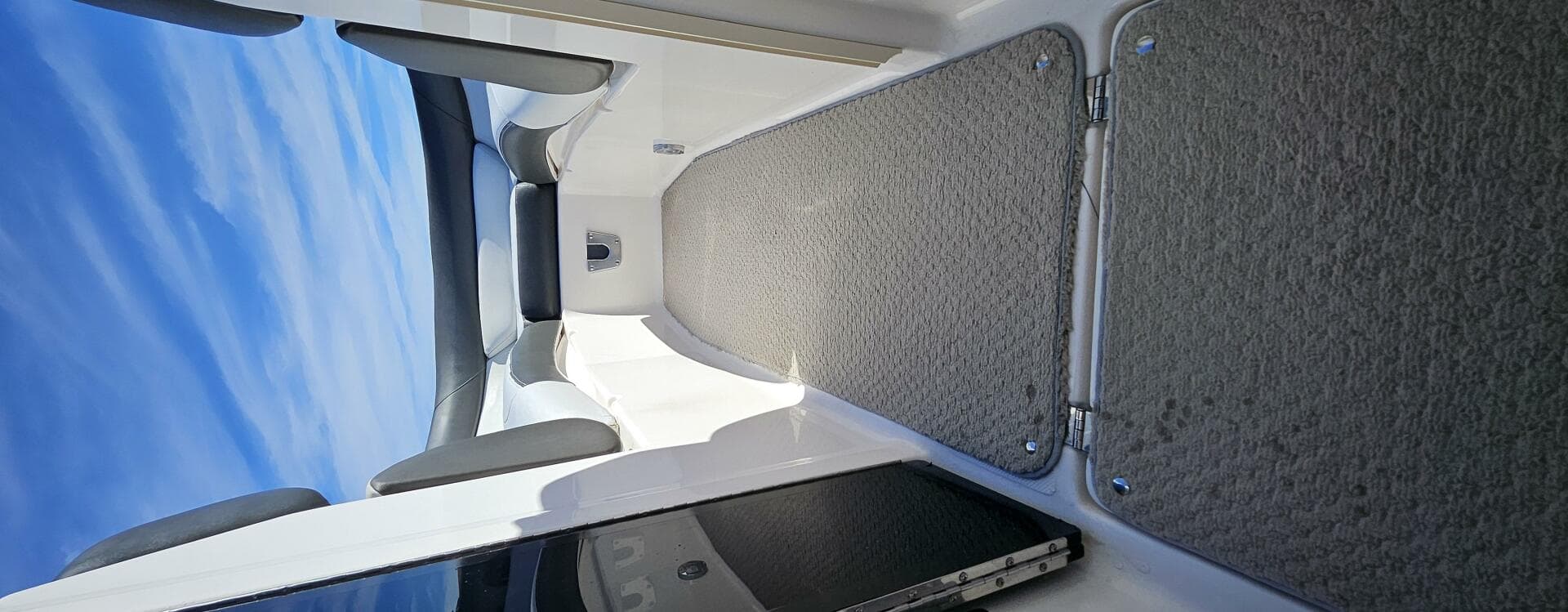 2010 Regal 2700 — photo 22