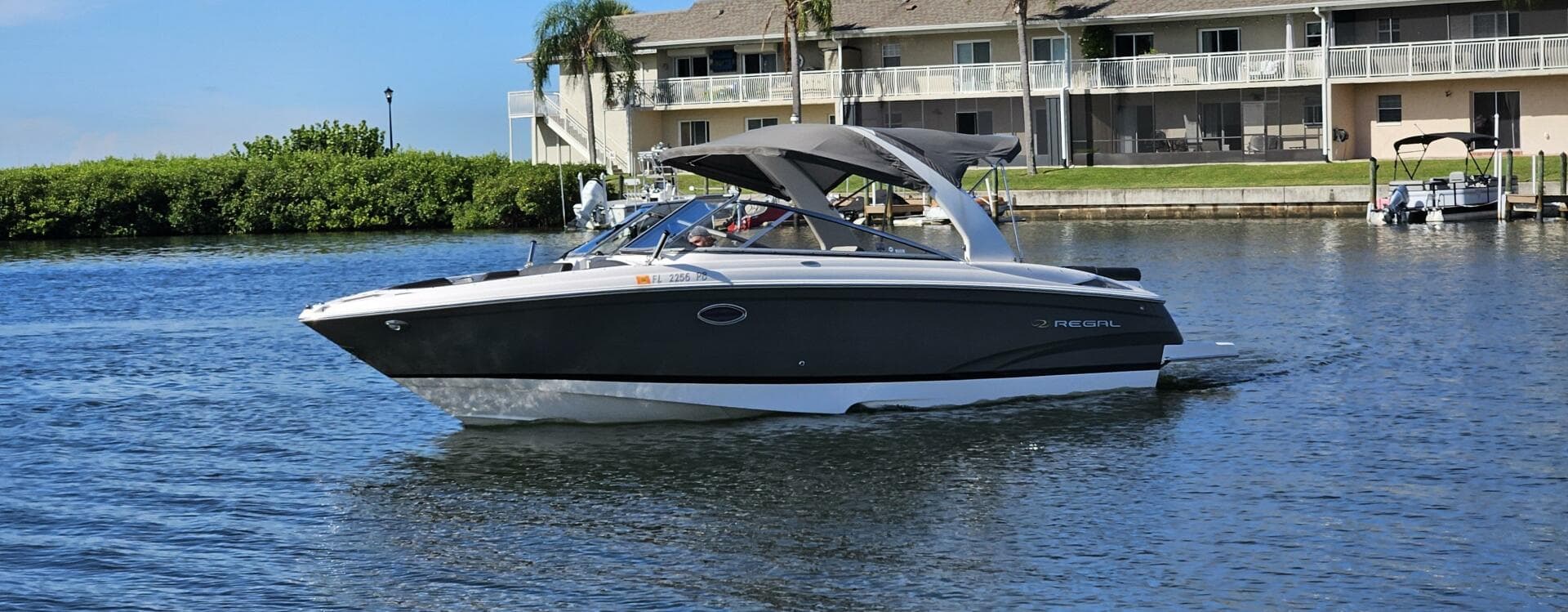 2010 Regal 2700 — photo 33