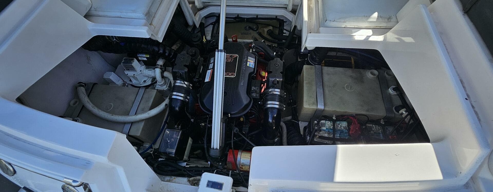 2010 Regal 2700 — photo 44