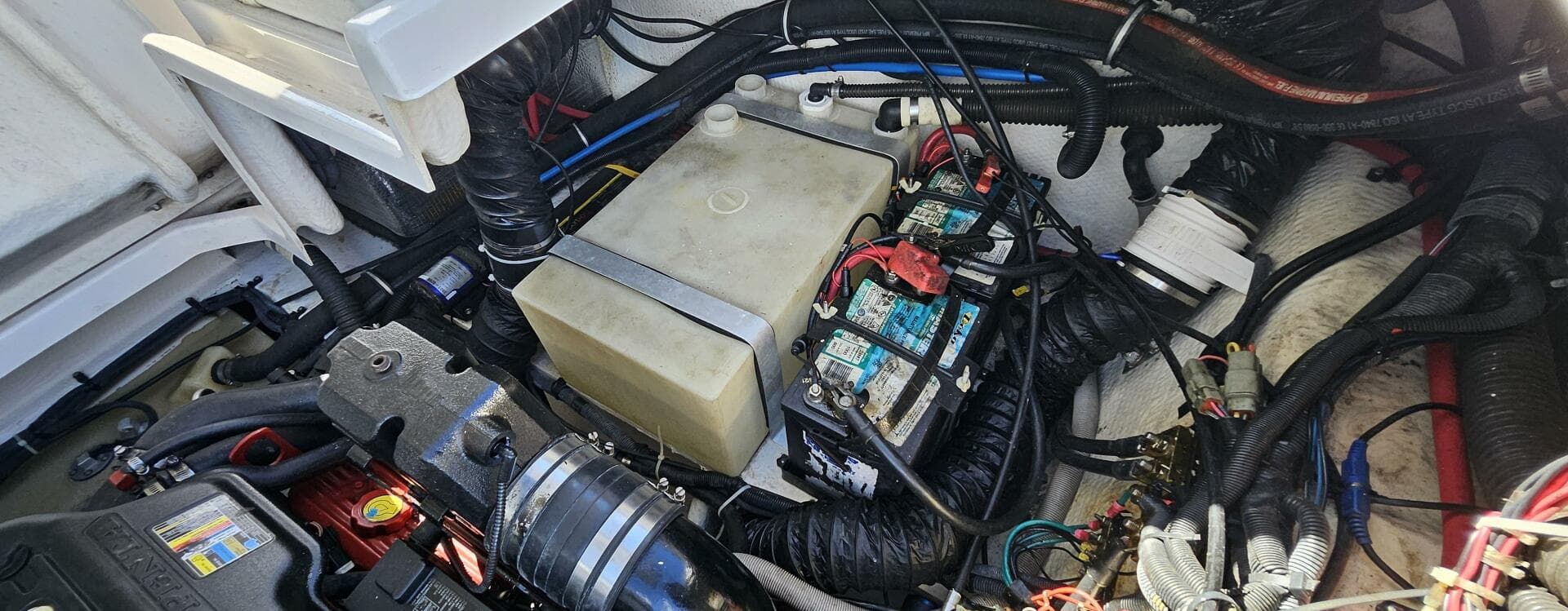 2010 Regal 2700 — photo 46