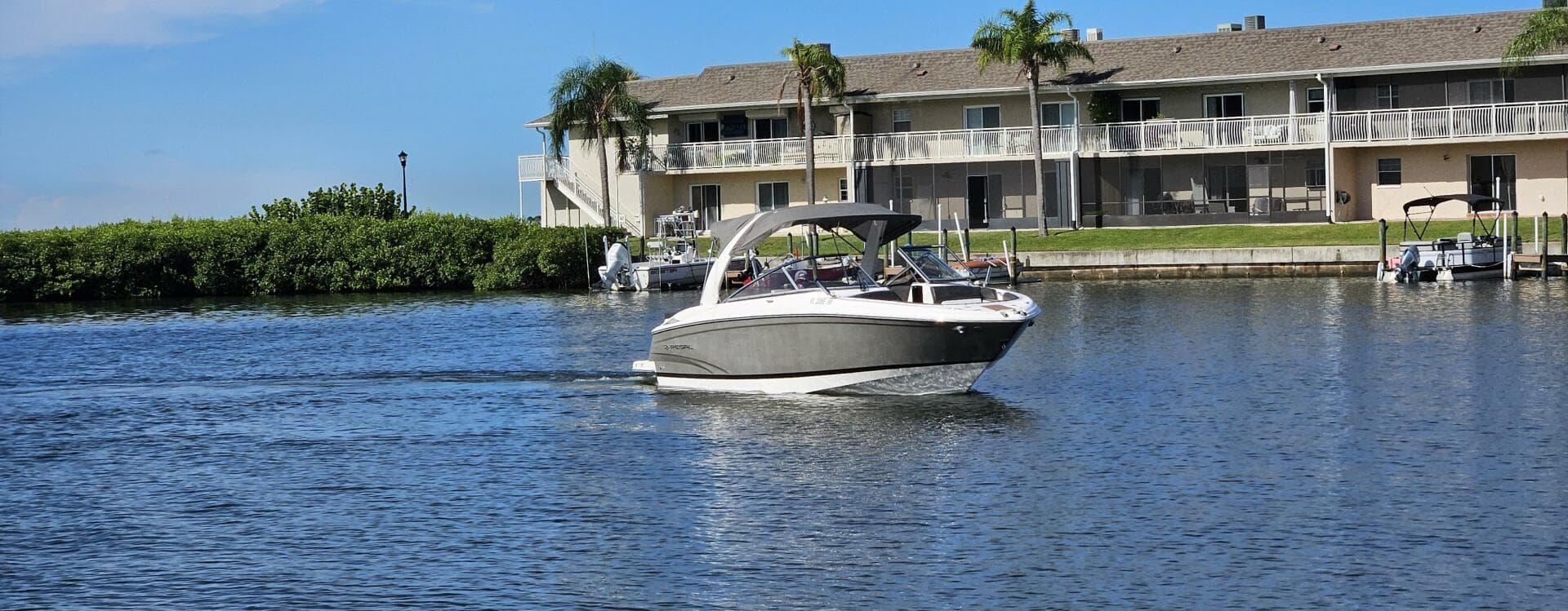 2010 Regal 2700 — photo 28