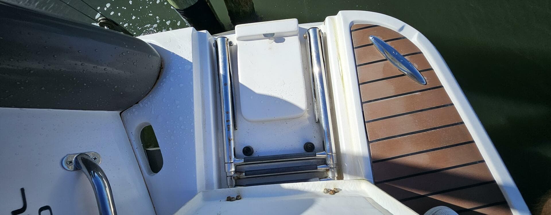 2010 Regal 2700 — photo 43