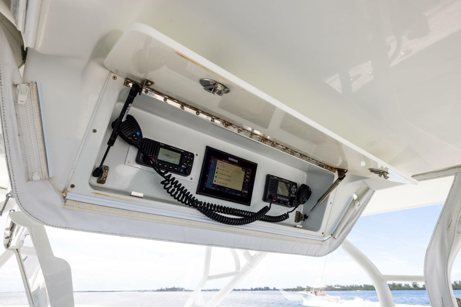 2009 Yellowfin — photo 40