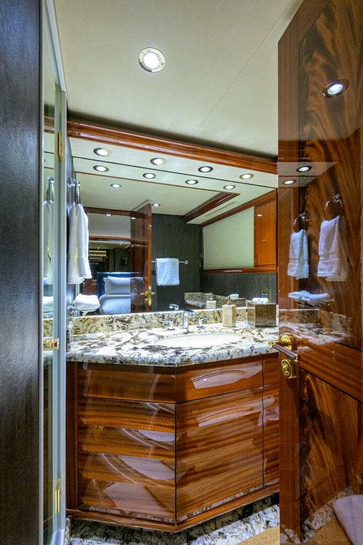 2014 Westport 112 — photo 40