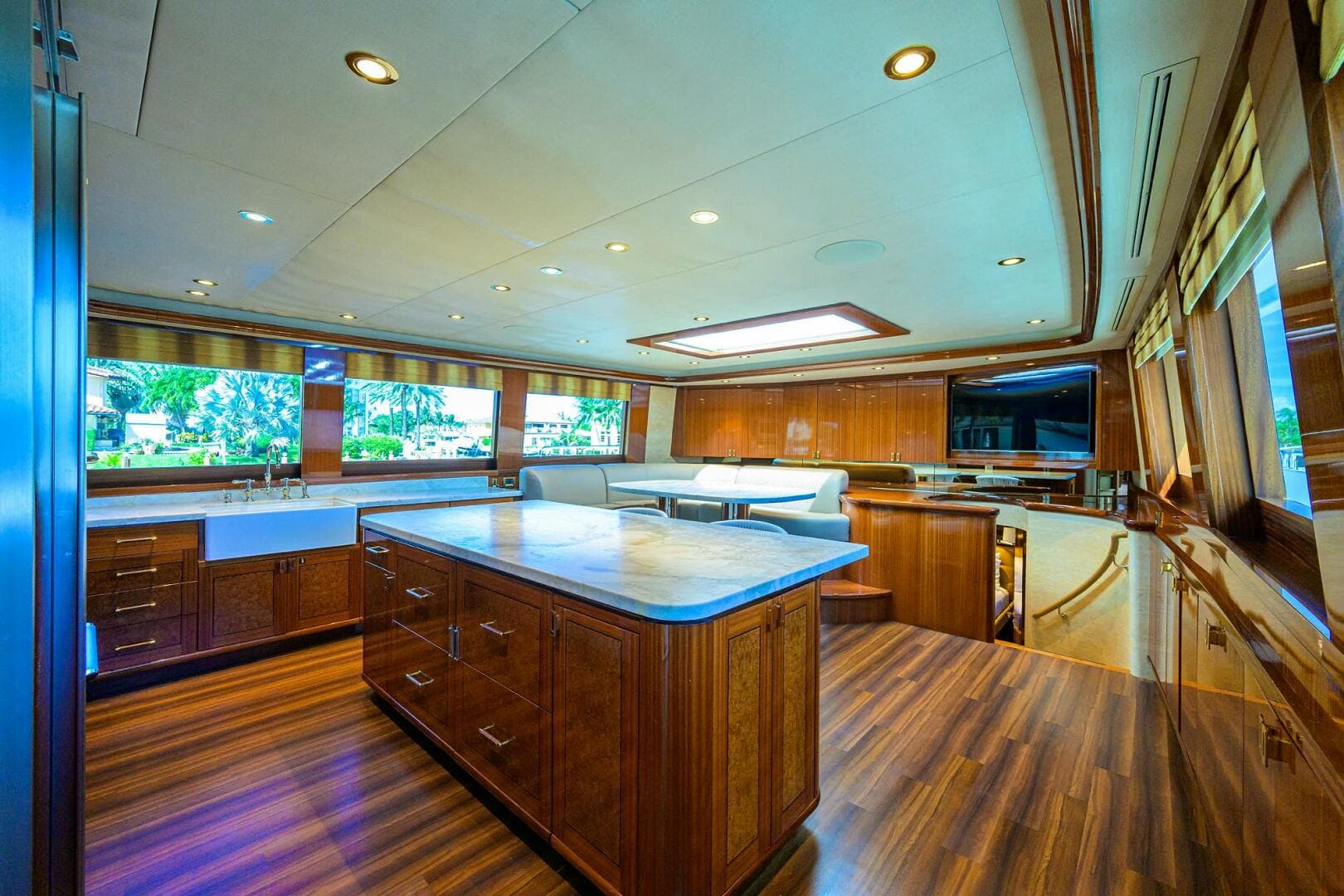 2014 Westport 112 — photo 17