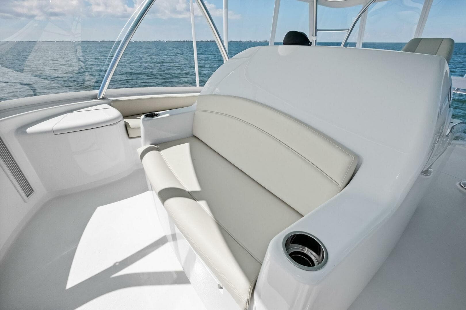 2025 Viking 58 Convertible — photo 37