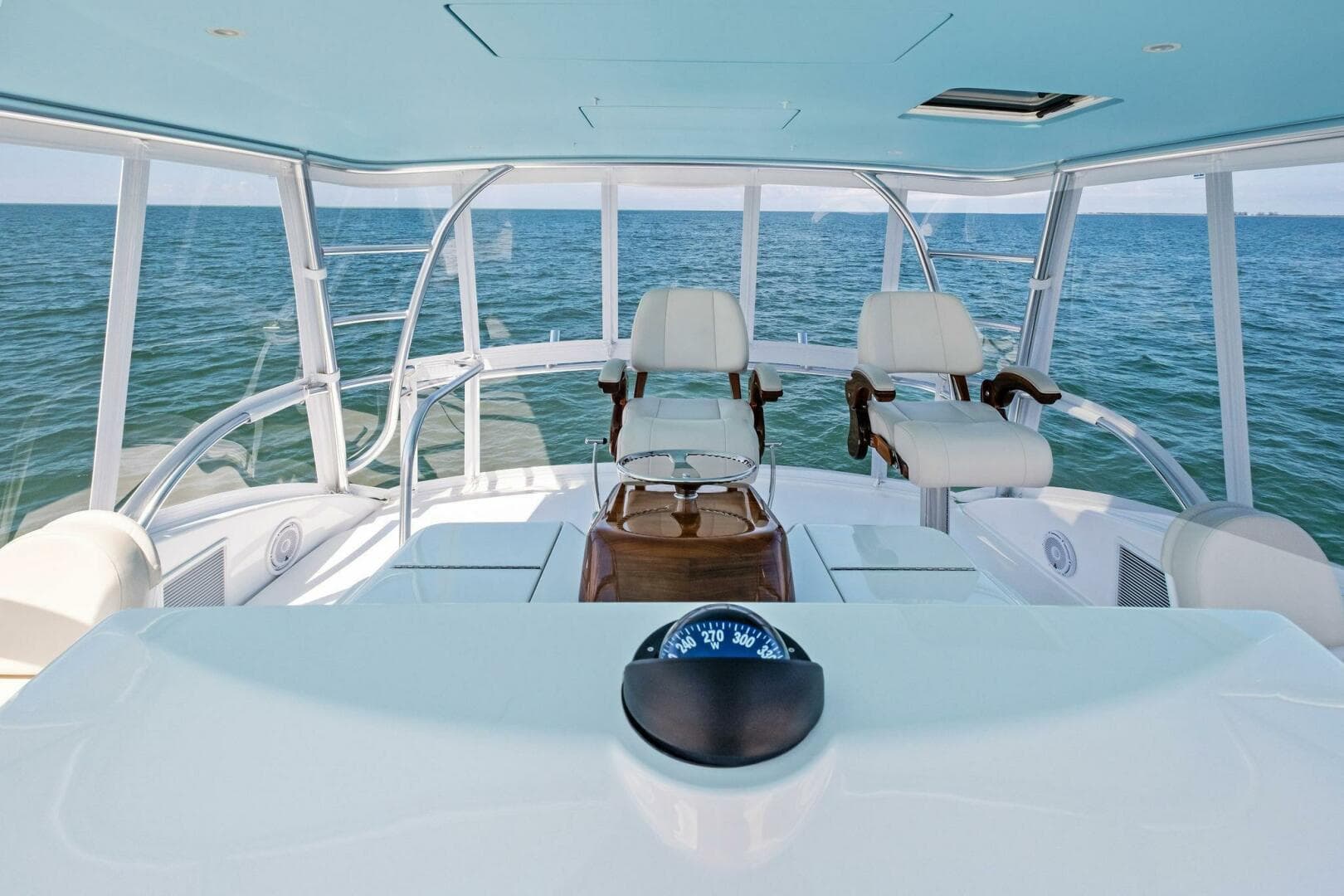 2025 Viking 58 Convertible — photo 32