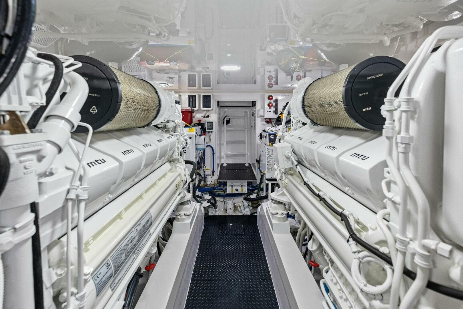 2025 Viking 58 Convertible — photo 49