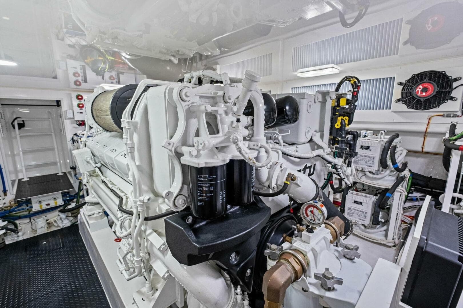 2025 Viking 58 Convertible — photo 50