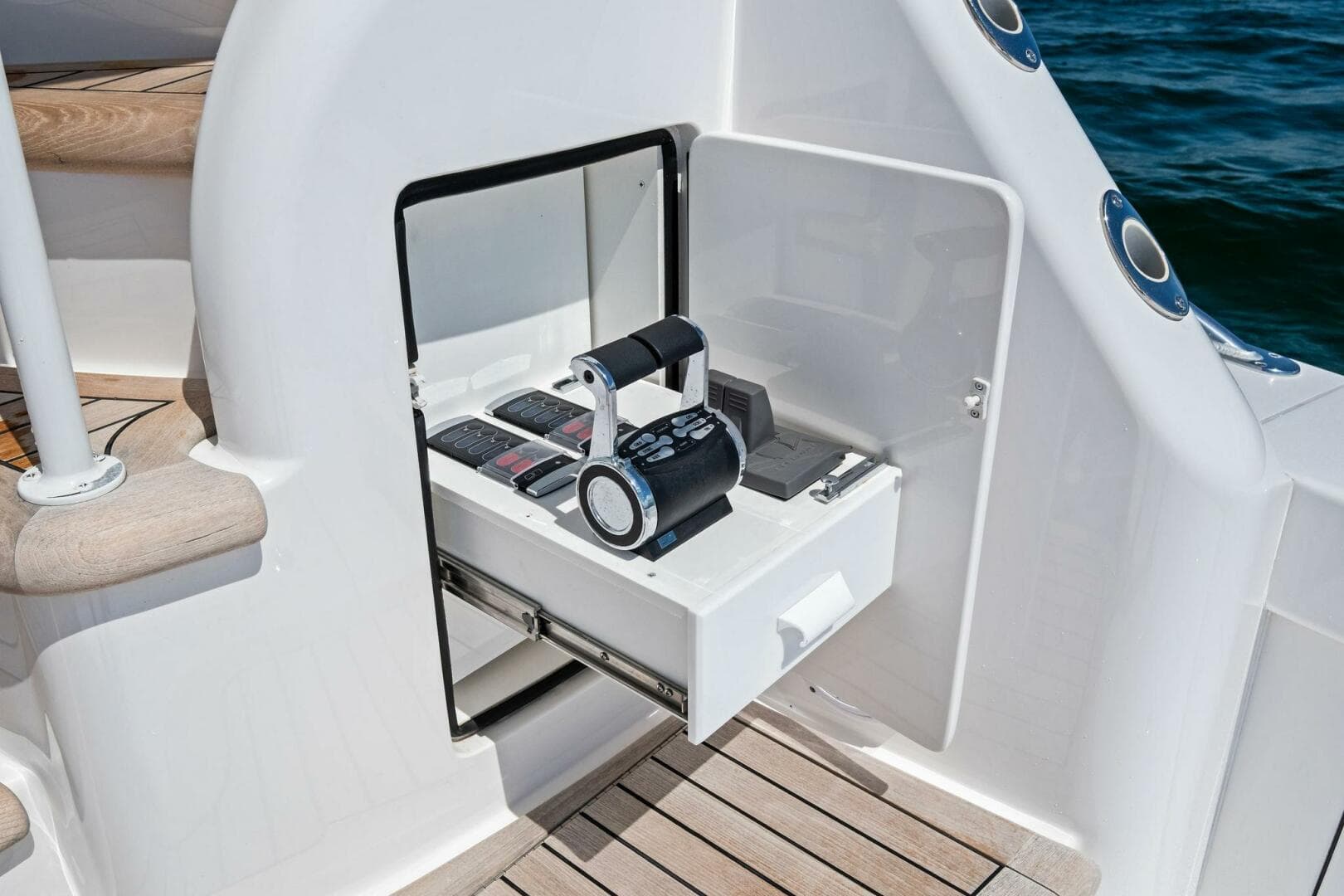 2025 Viking 58 Convertible — photo 47