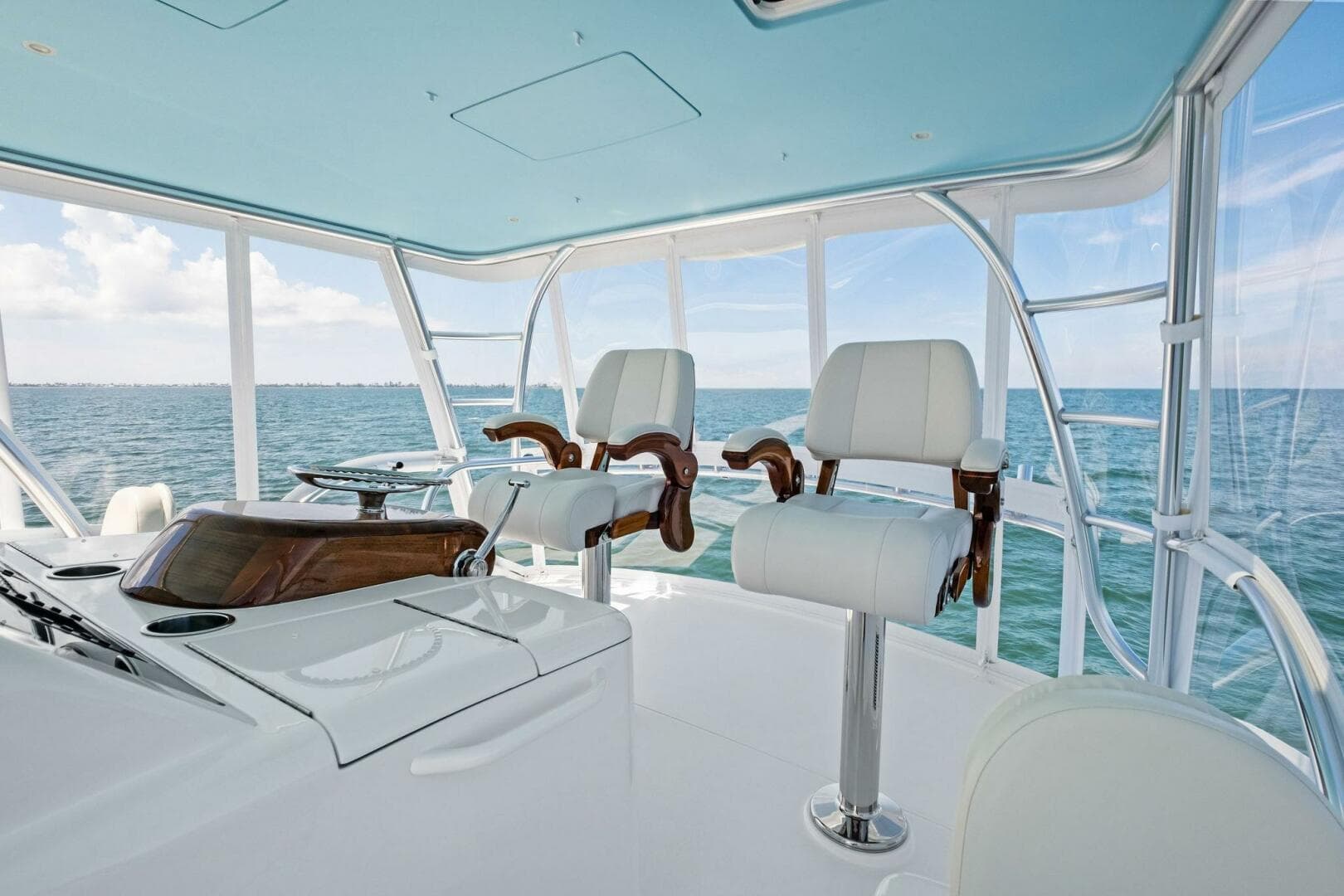 2025 Viking 58 Convertible — photo 33
