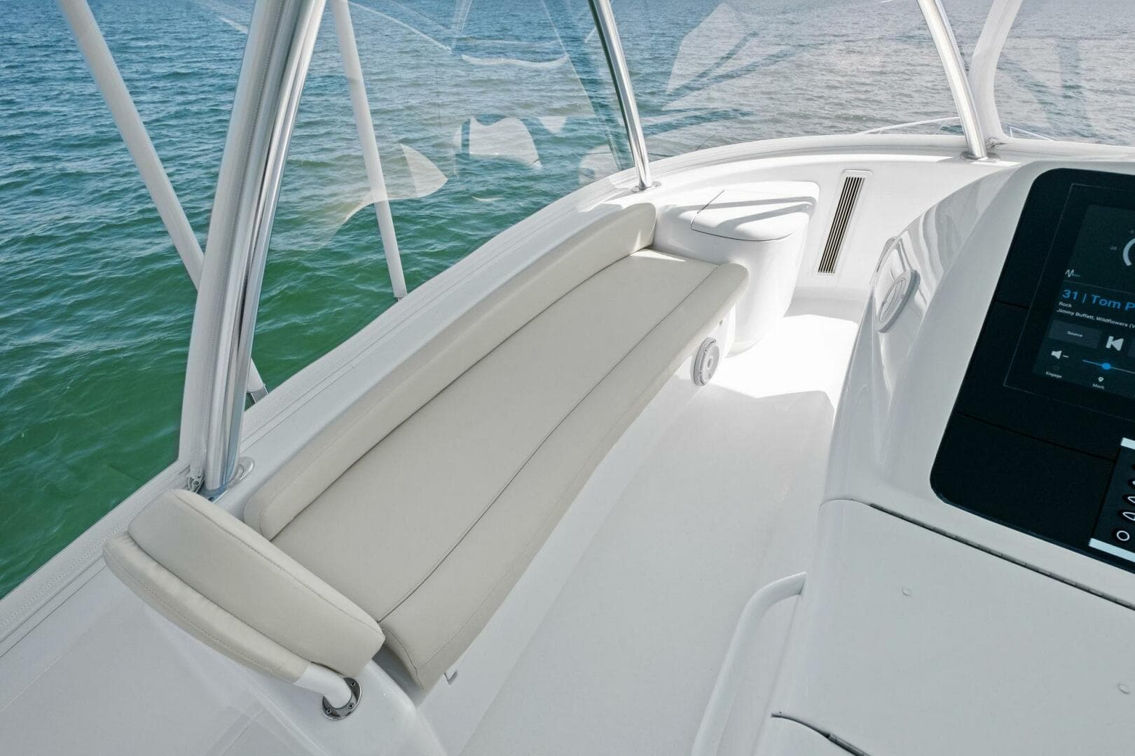 2025 Viking 58 Convertible — photo 38