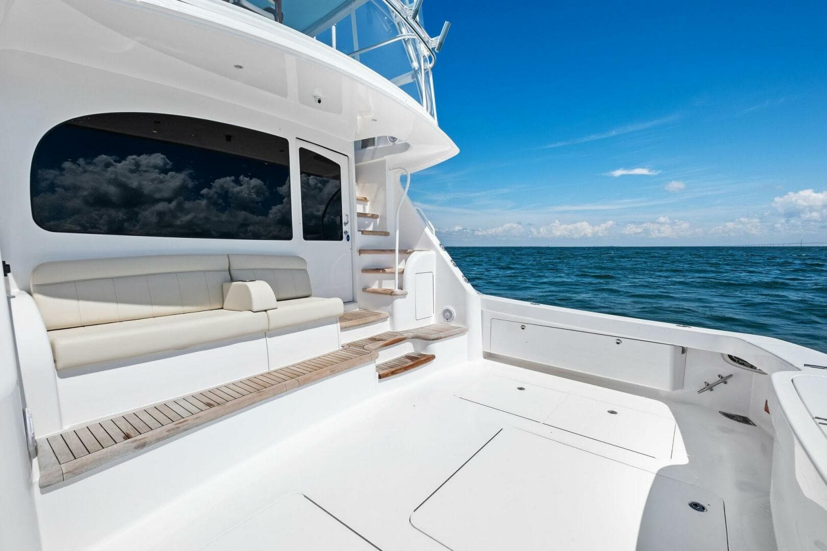 2025 Viking 58 Convertible — photo 40