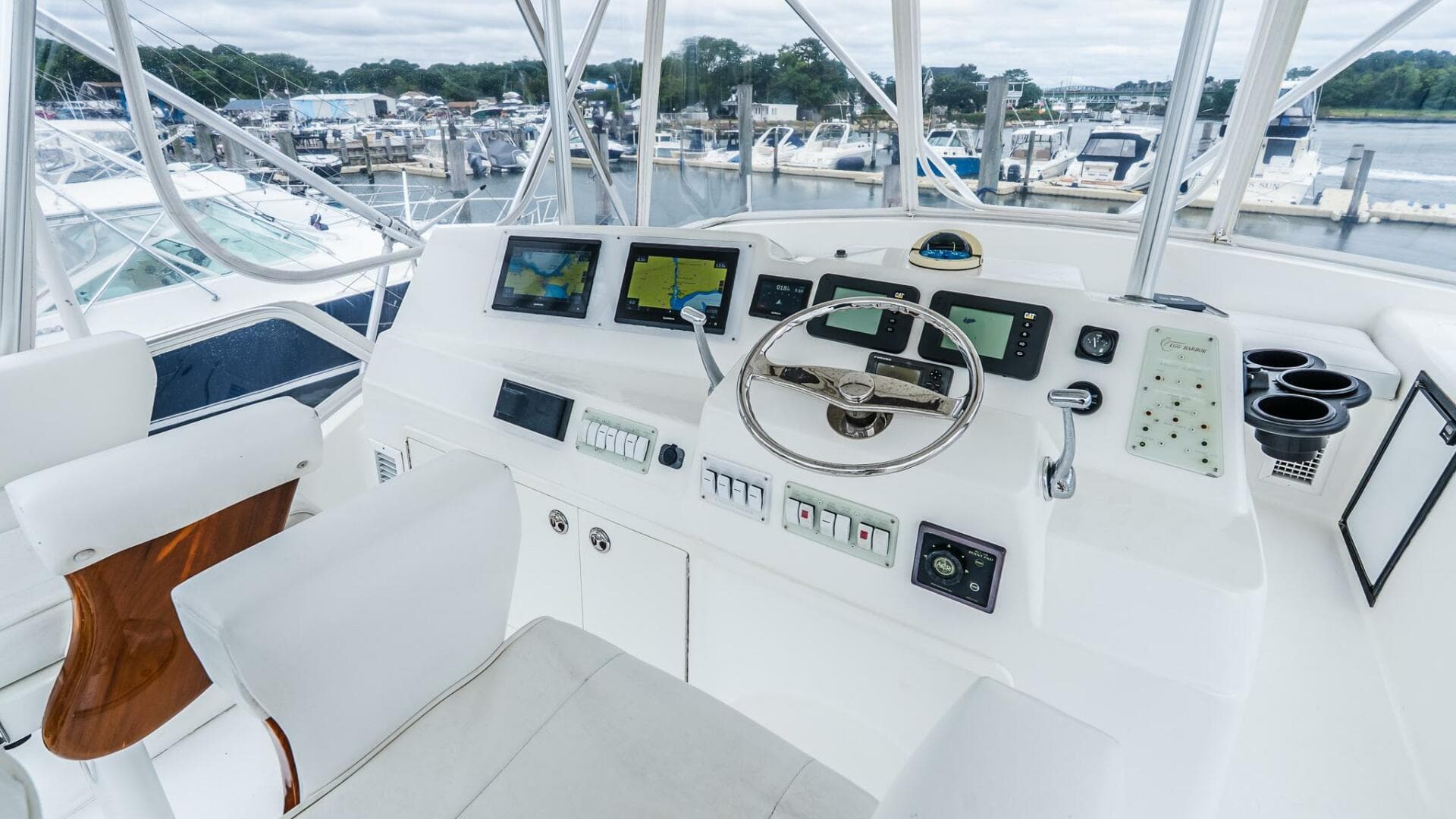 2003 Egg Harbor 42 Convertible — photo 33