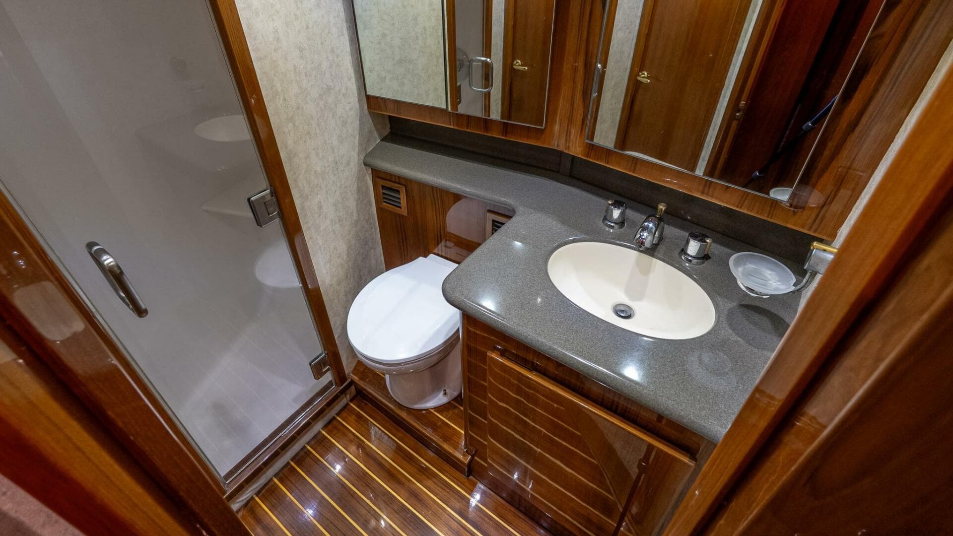 2003 Egg Harbor 42 Convertible — photo 23