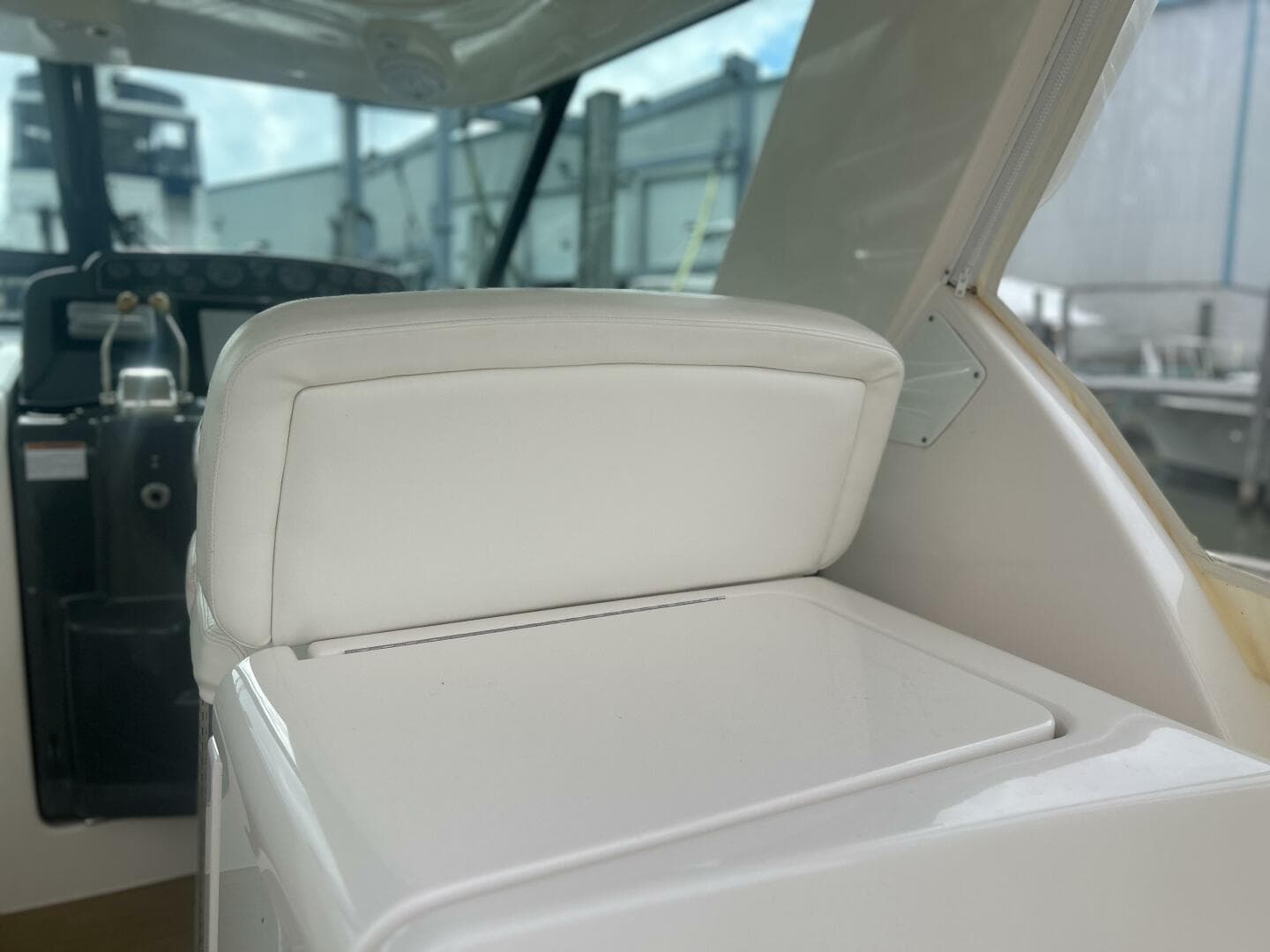 2005 Tiara Yachts — photo 18