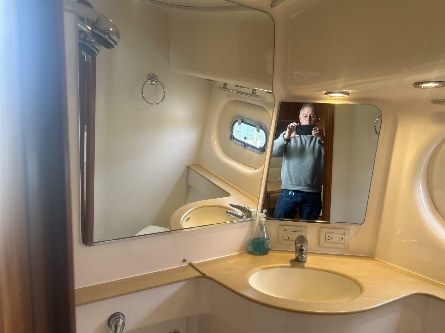 2005 Tiara Yachts — photo 28