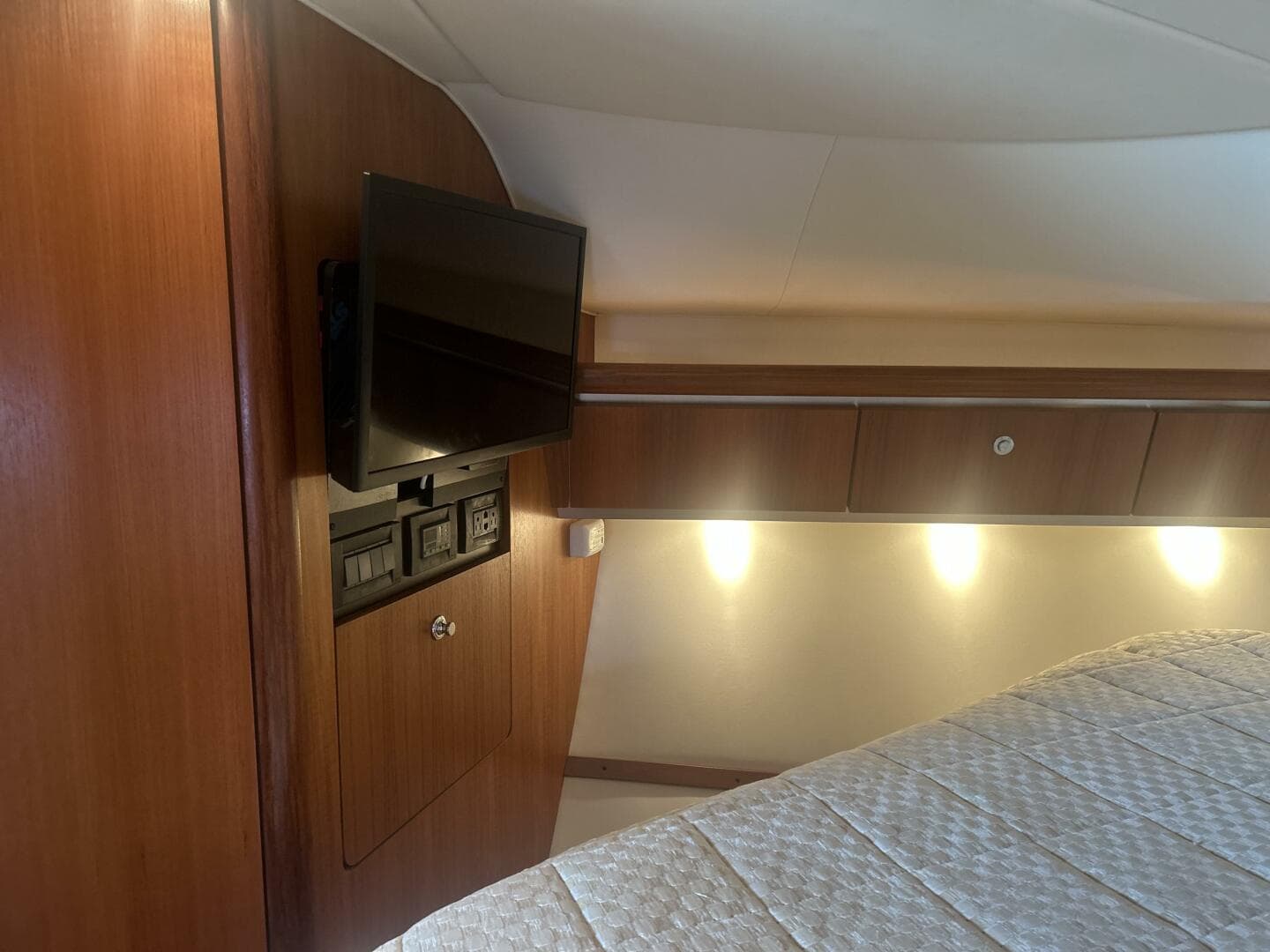 2005 Tiara Yachts — photo 34