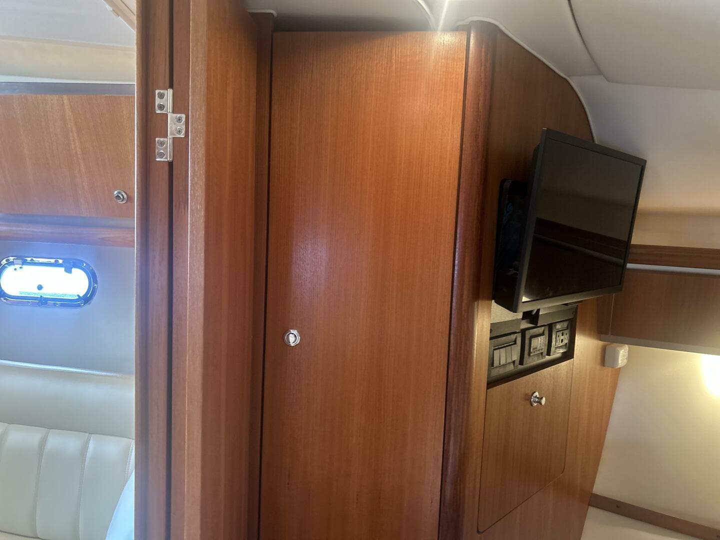 2005 Tiara Yachts — photo 35