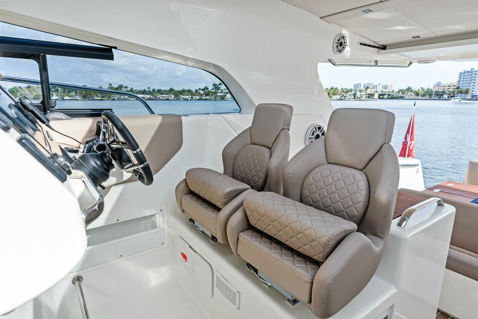 2025 Makai M37 — photo 47