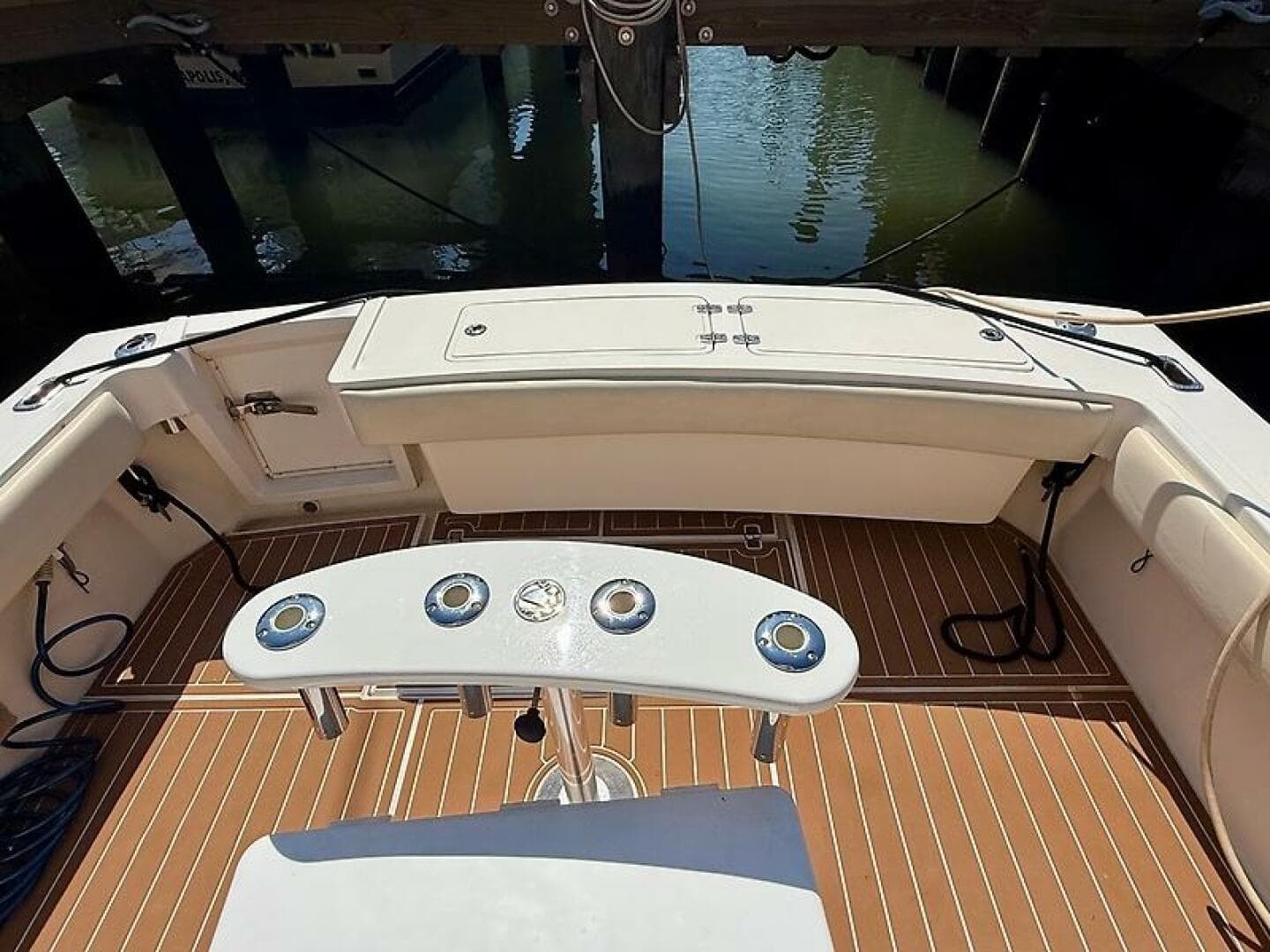 2004 Albemarle 320 Express Fisherman — photo 19