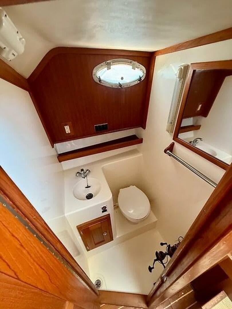 2004 Albemarle 320 Express Fisherman — photo 29