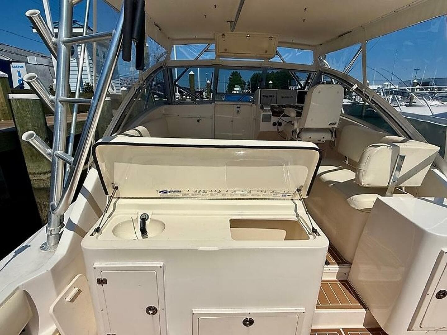 2004 Albemarle 320 Express Fisherman — photo 18