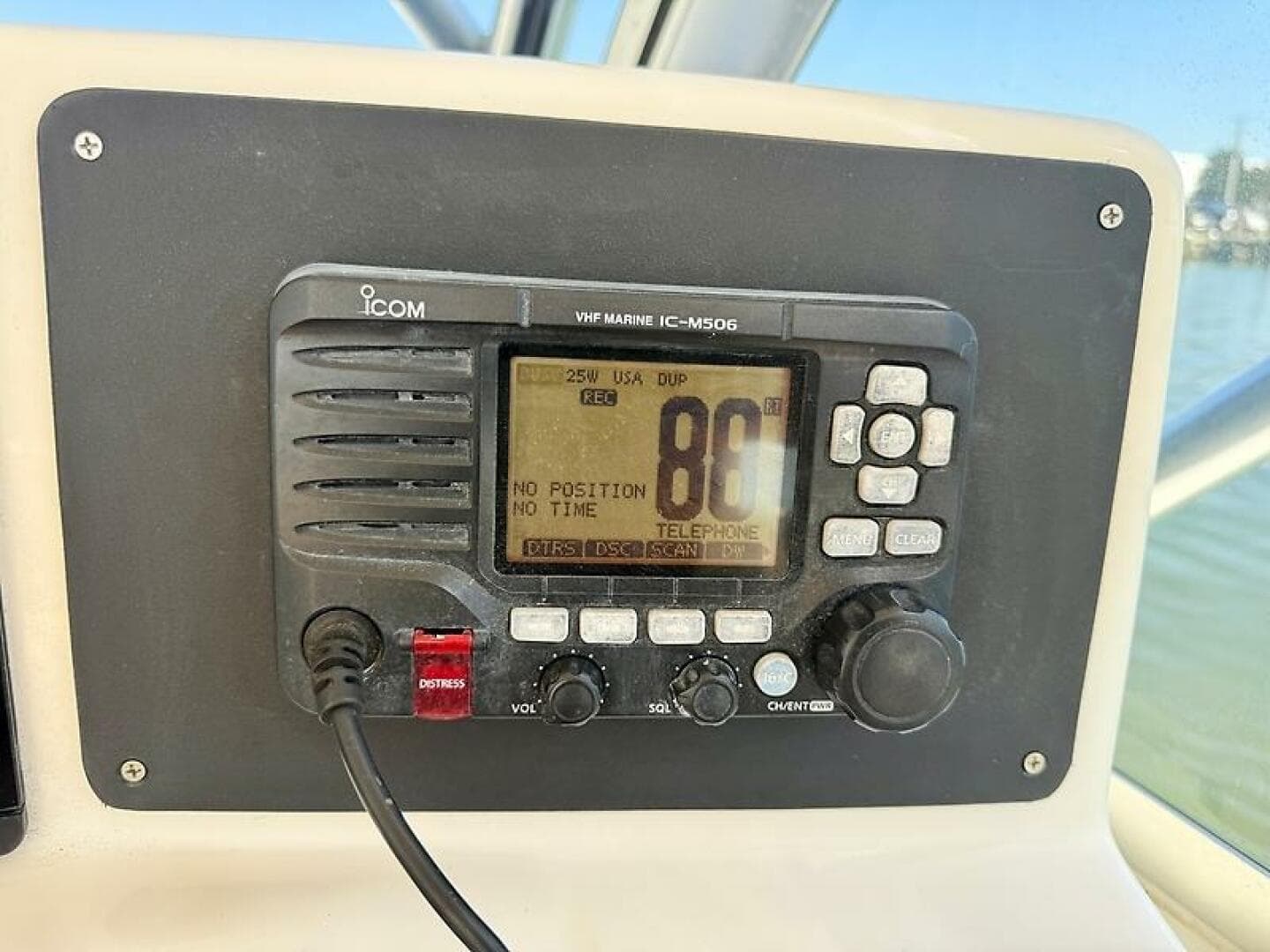 2004 Albemarle 320 Express Fisherman — photo 13