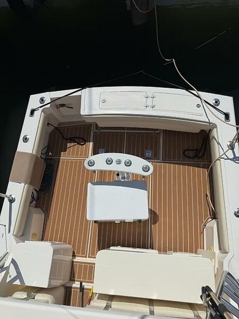 2004 Albemarle 320 Express Fisherman — photo 26