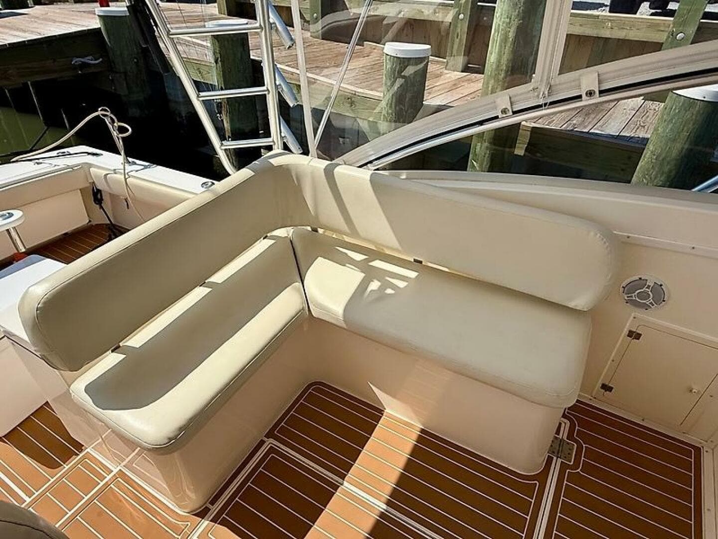 2004 Albemarle 320 Express Fisherman — photo 15