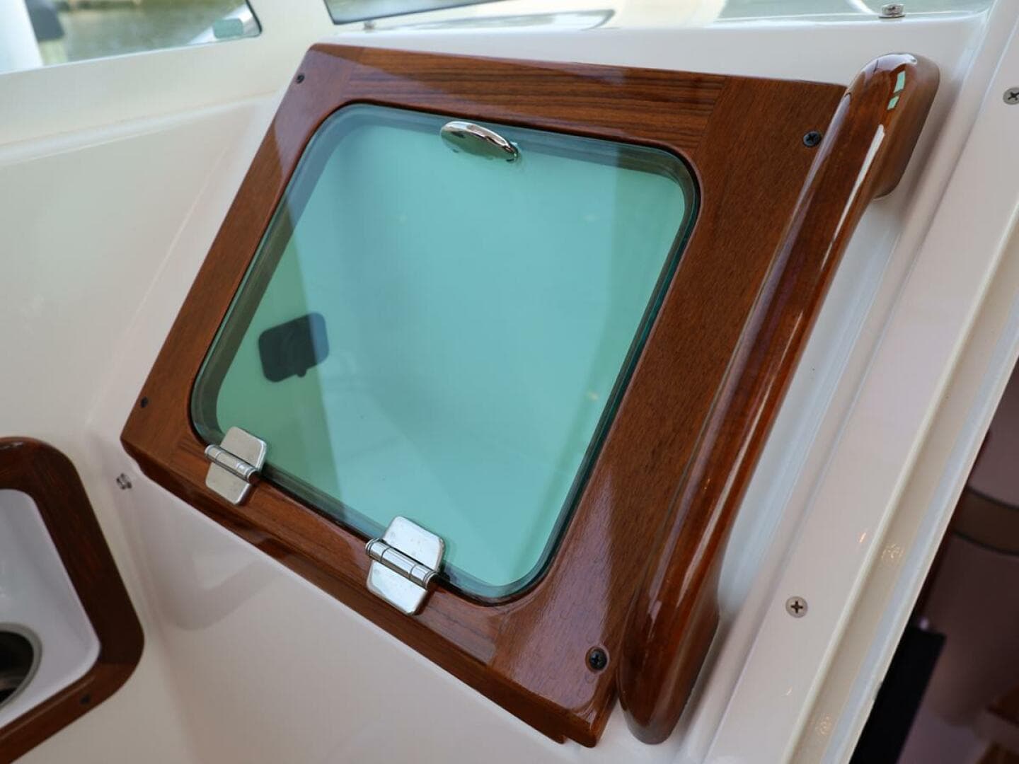 2020 Hunt Yachts Surfhunter 32 — photo 11