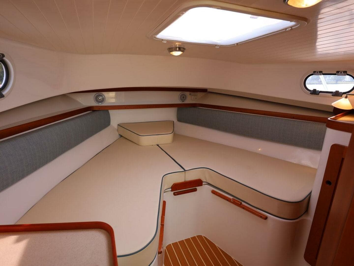 2020 Hunt Yachts Surfhunter 32 — photo 19