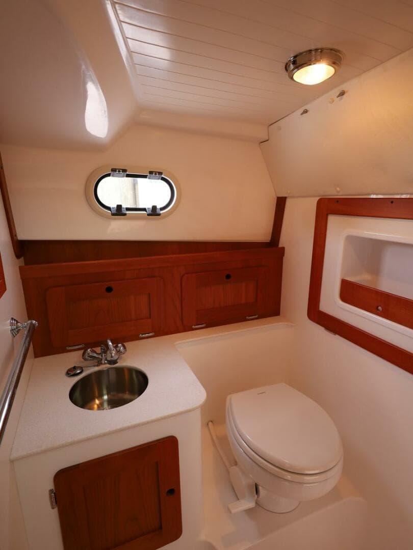 2020 Hunt Yachts Surfhunter 32 — photo 23