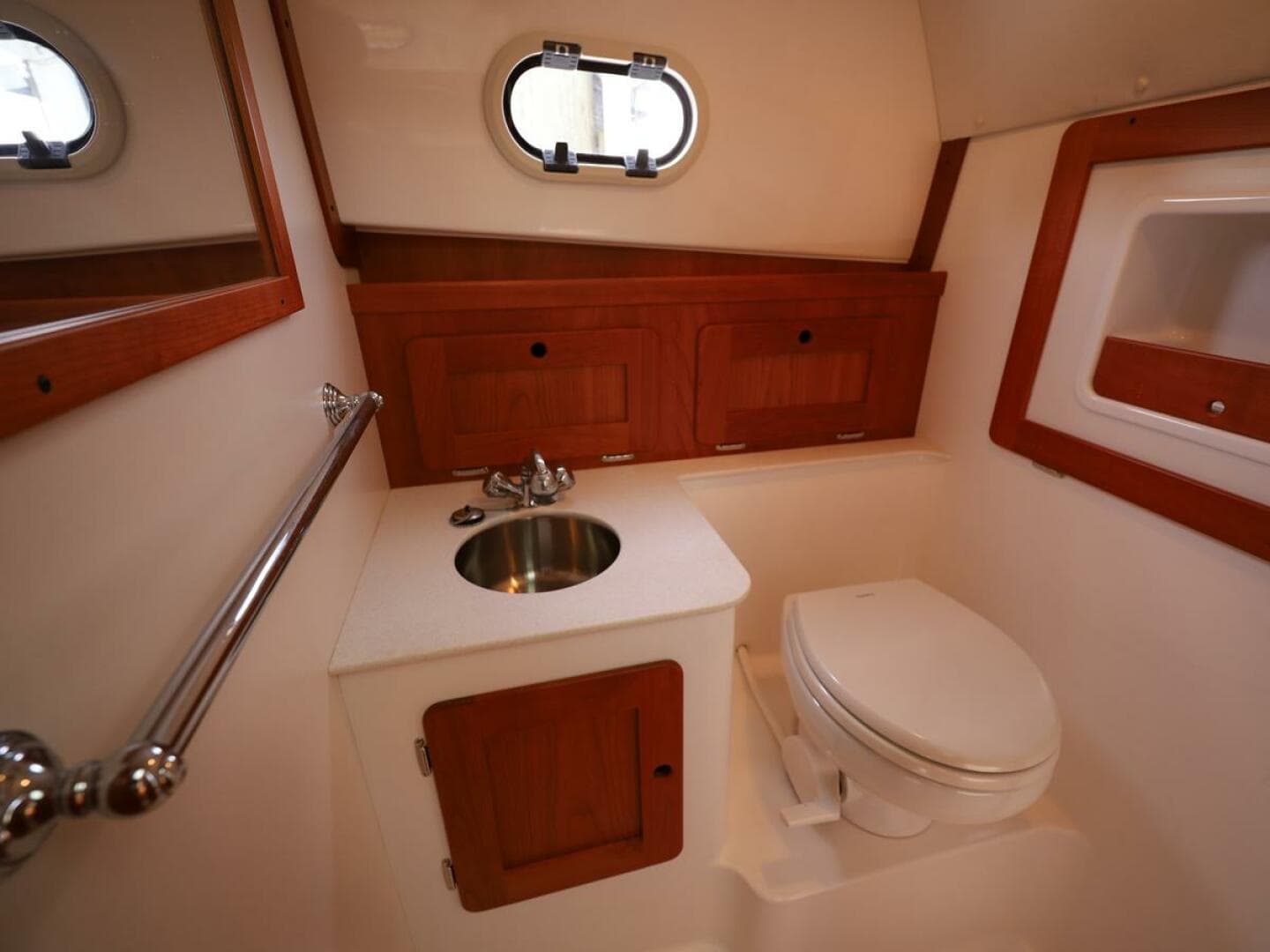 2020 Hunt Yachts Surfhunter 32 — photo 24