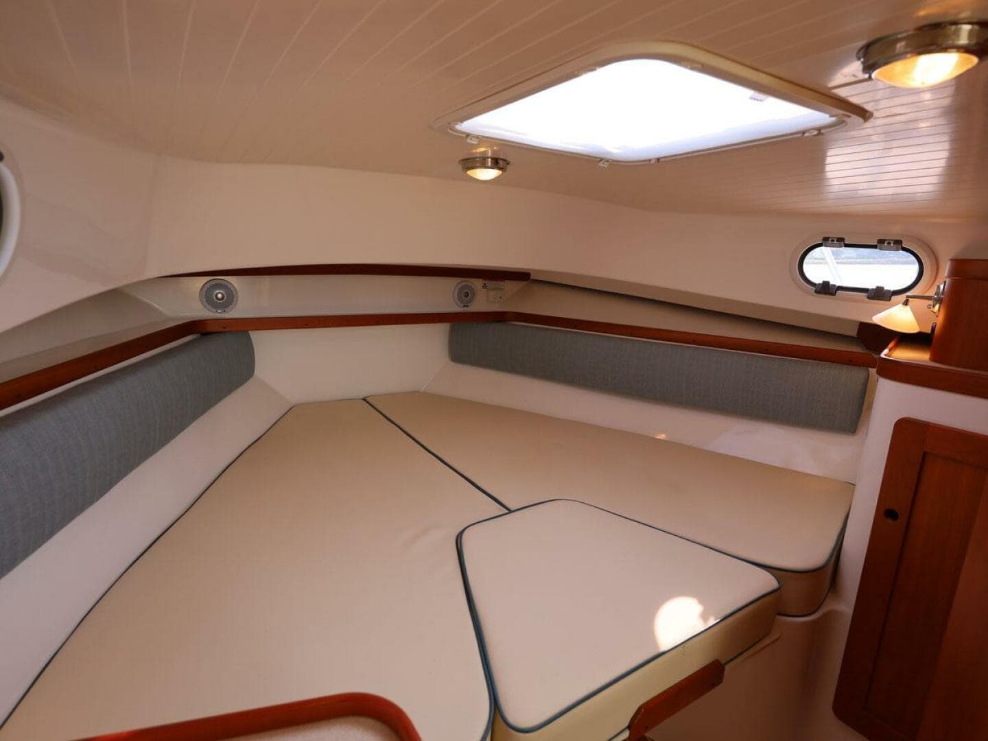 2020 Hunt Yachts Surfhunter 32 — photo 20
