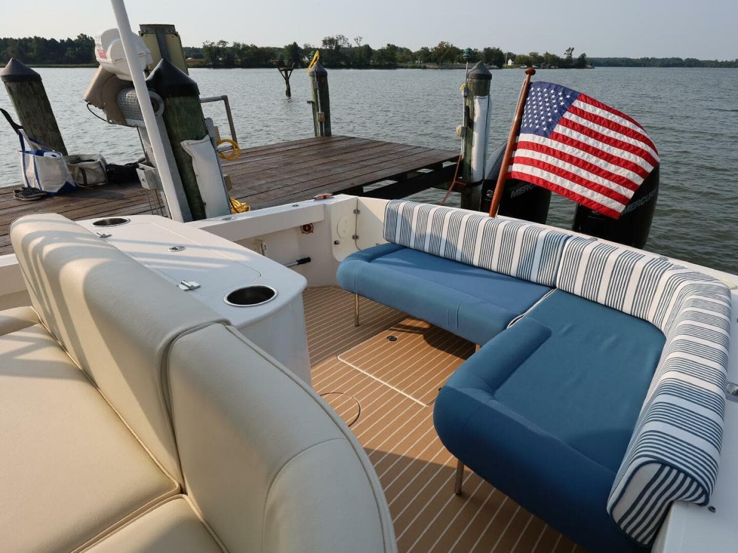 2020 Hunt Yachts Surfhunter 32 — photo 5