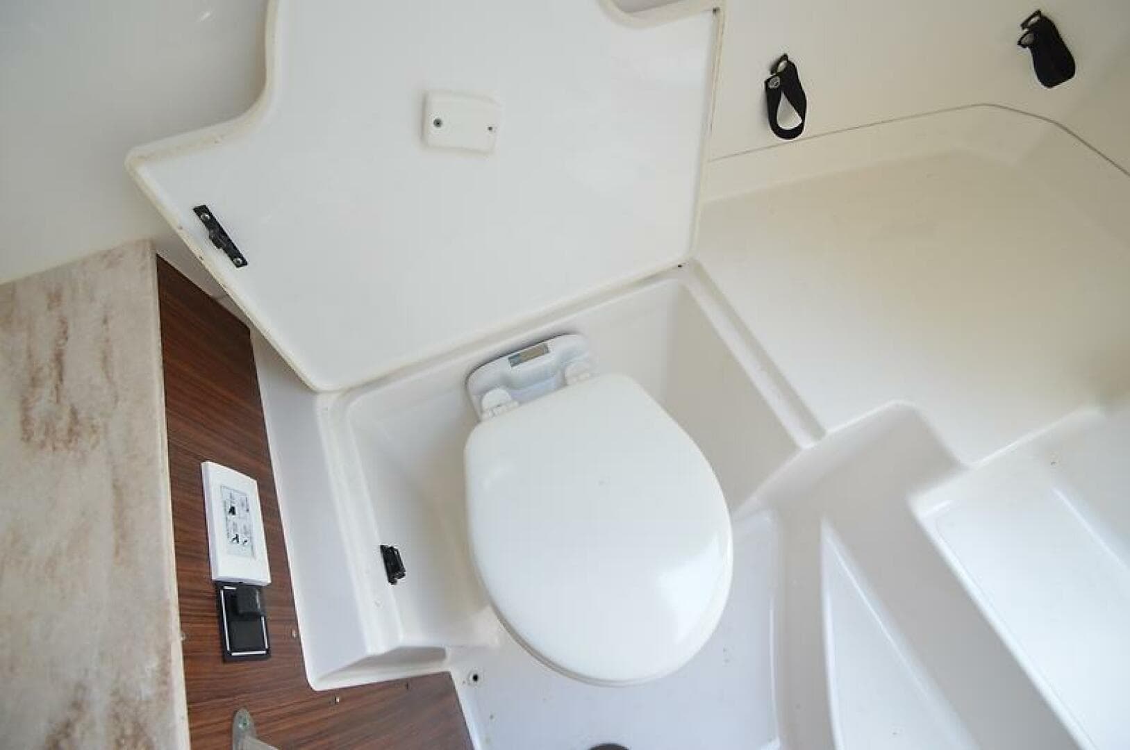 2019 Pursuit S 288 — photo 34