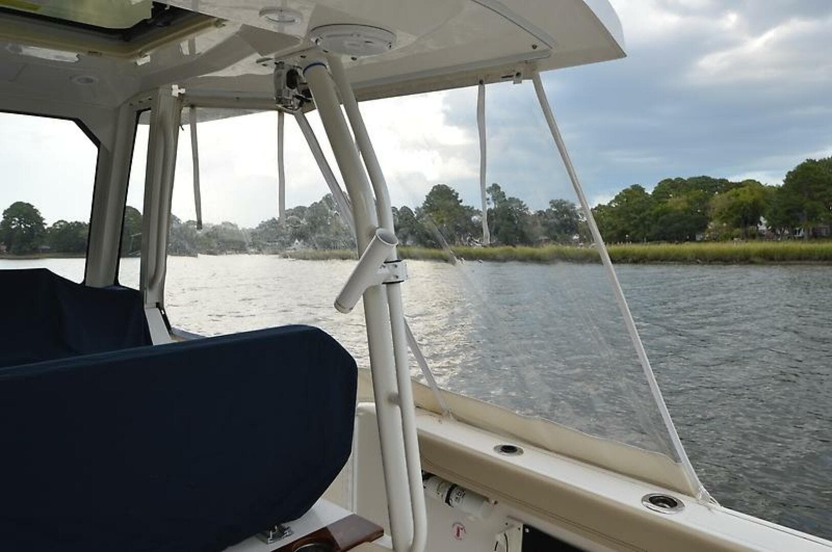 2019 Pursuit S 288 — photo 64