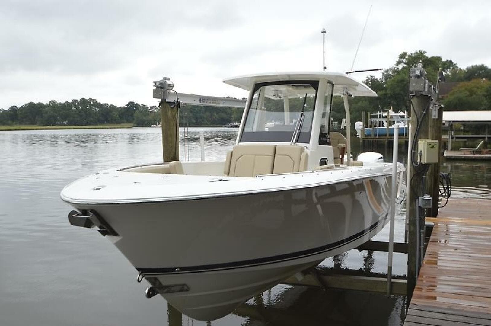 2019 Pursuit S 288 — photo 17