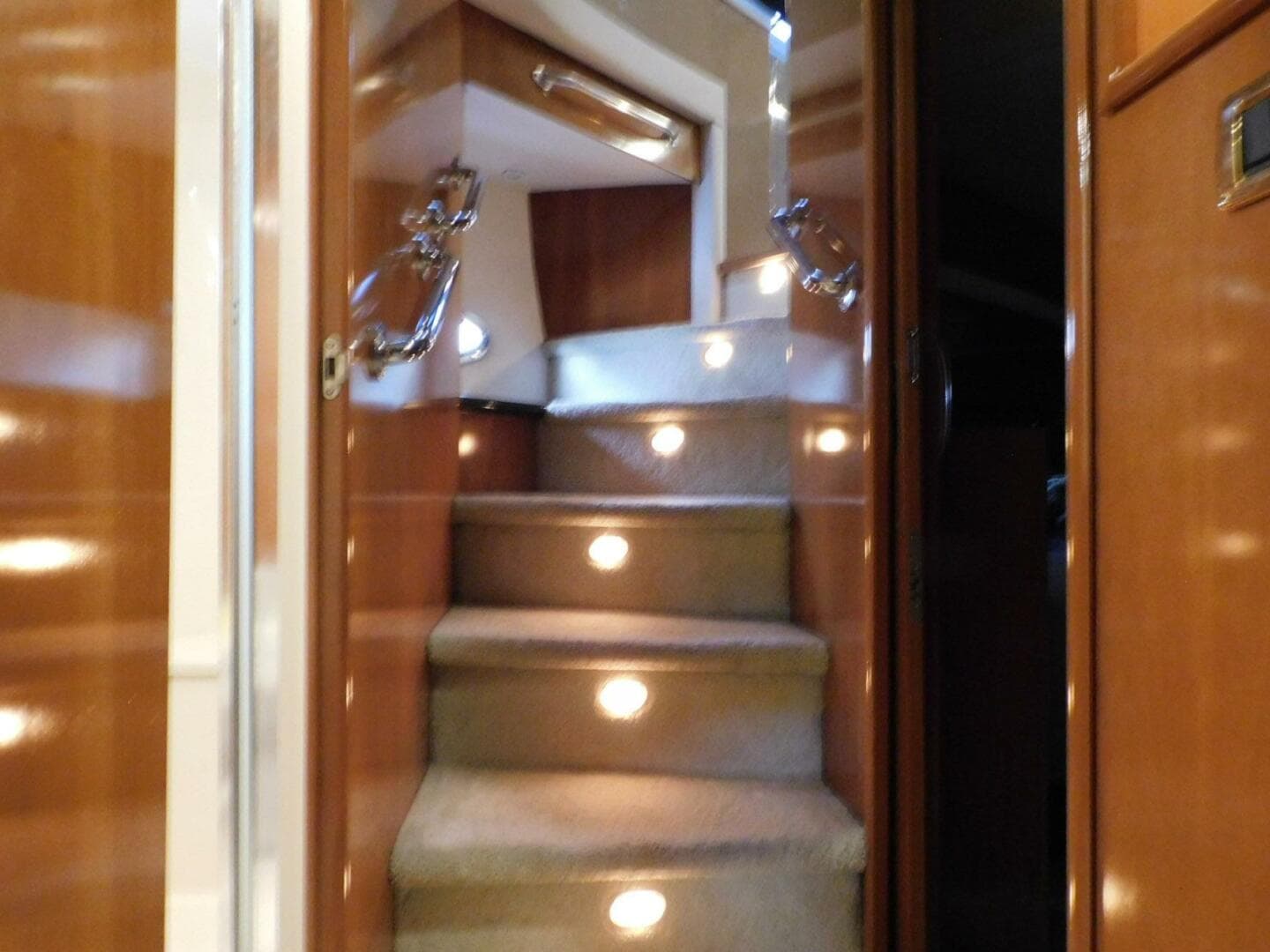 2002 Carver 570 Voyager Pilothouse — photo 35