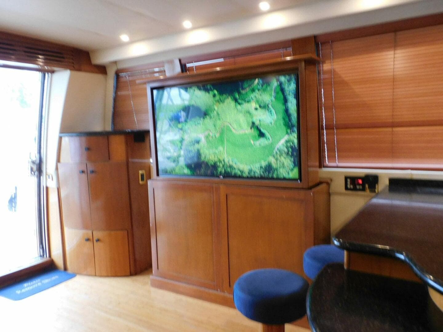 2002 Carver 570 Voyager Pilothouse — photo 7