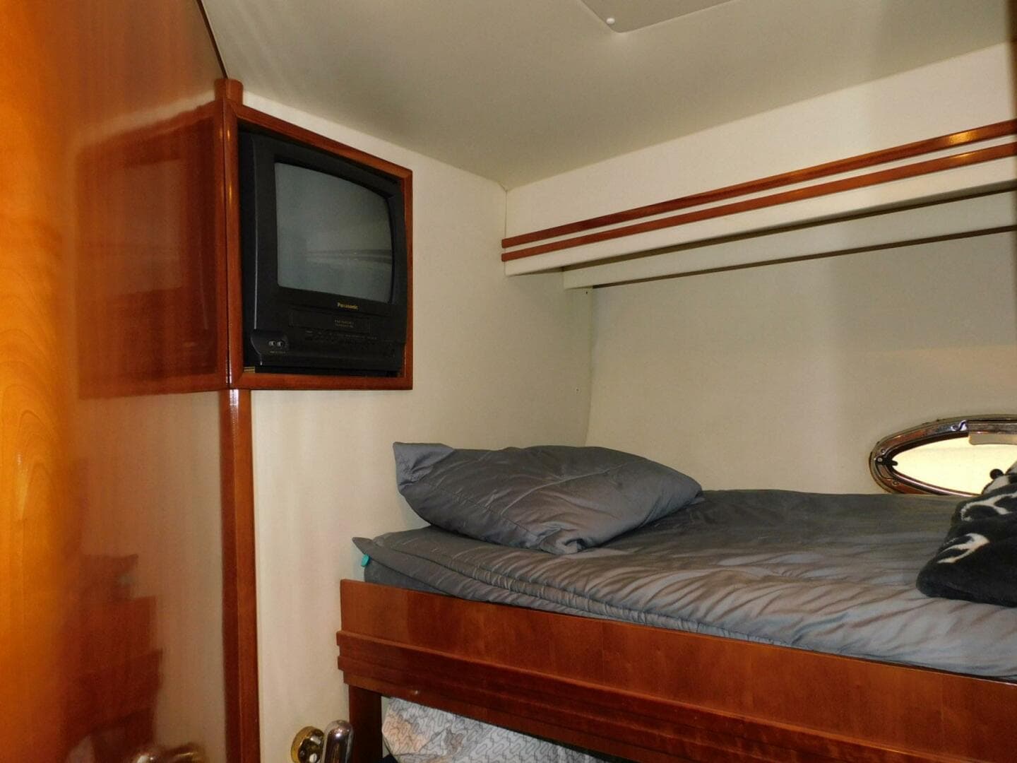 2002 Carver 570 Voyager Pilothouse — photo 34