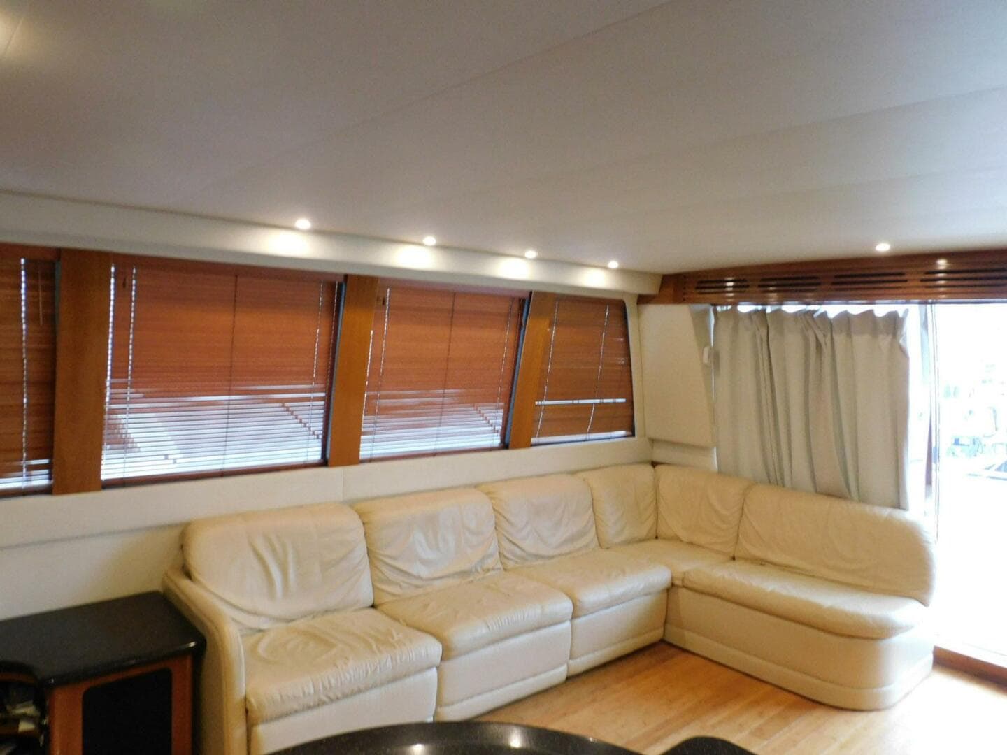 2002 Carver 570 Voyager Pilothouse — photo 11