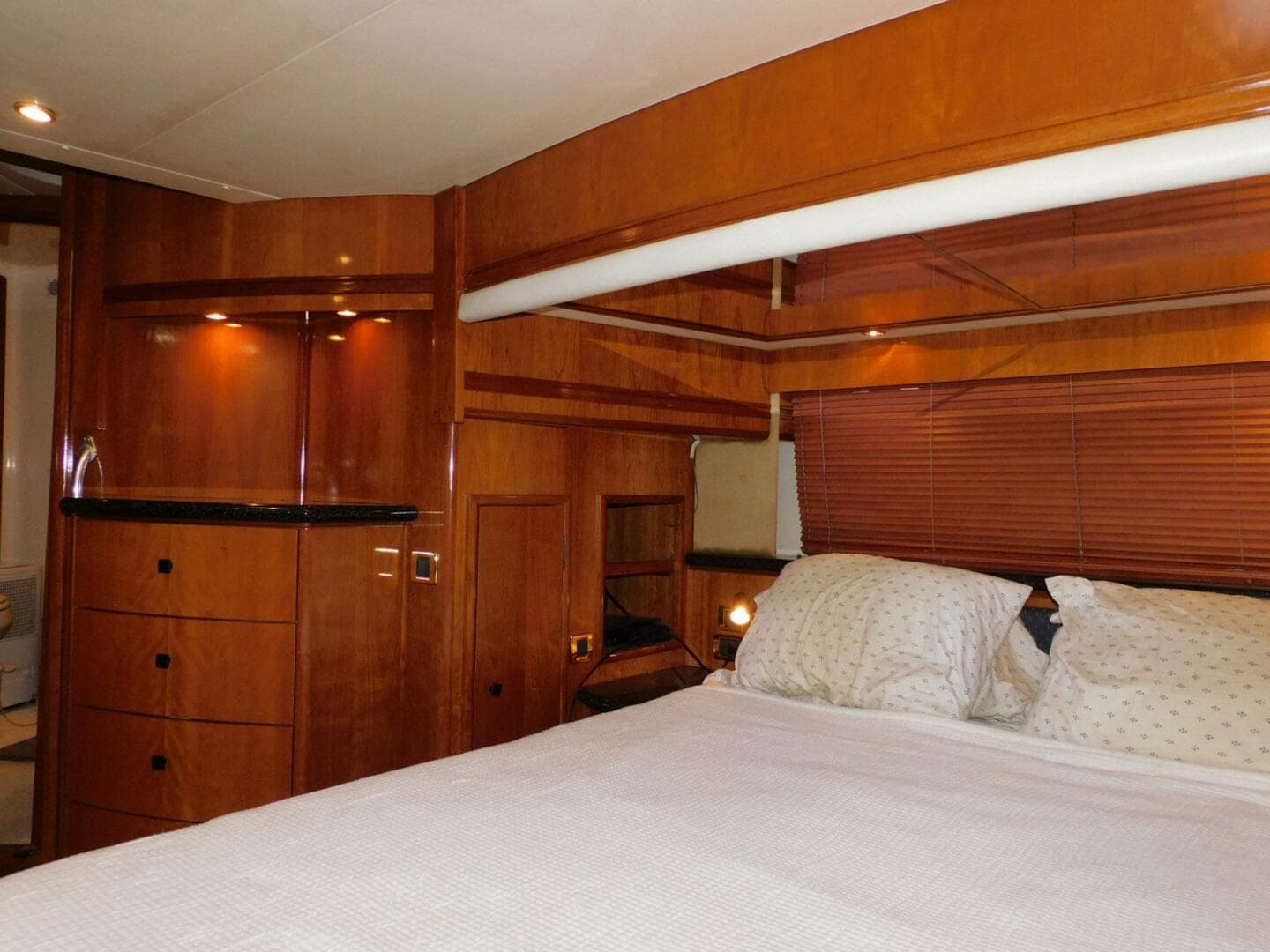 2002 Carver 570 Voyager Pilothouse — photo 26