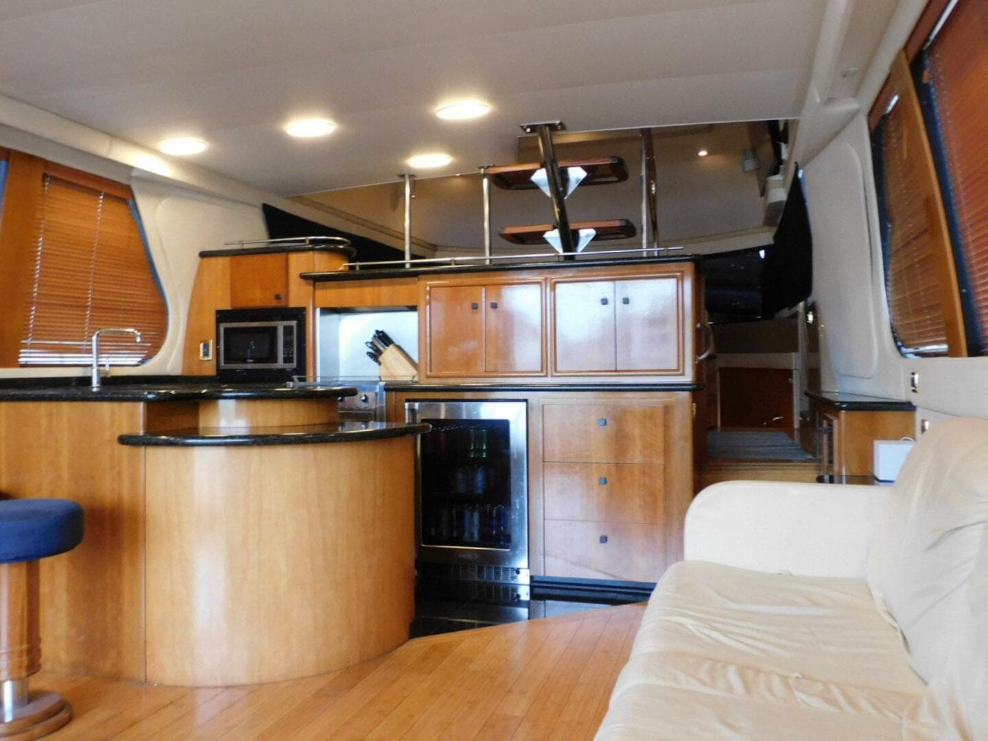 2002 Carver 570 Voyager Pilothouse — photo 10