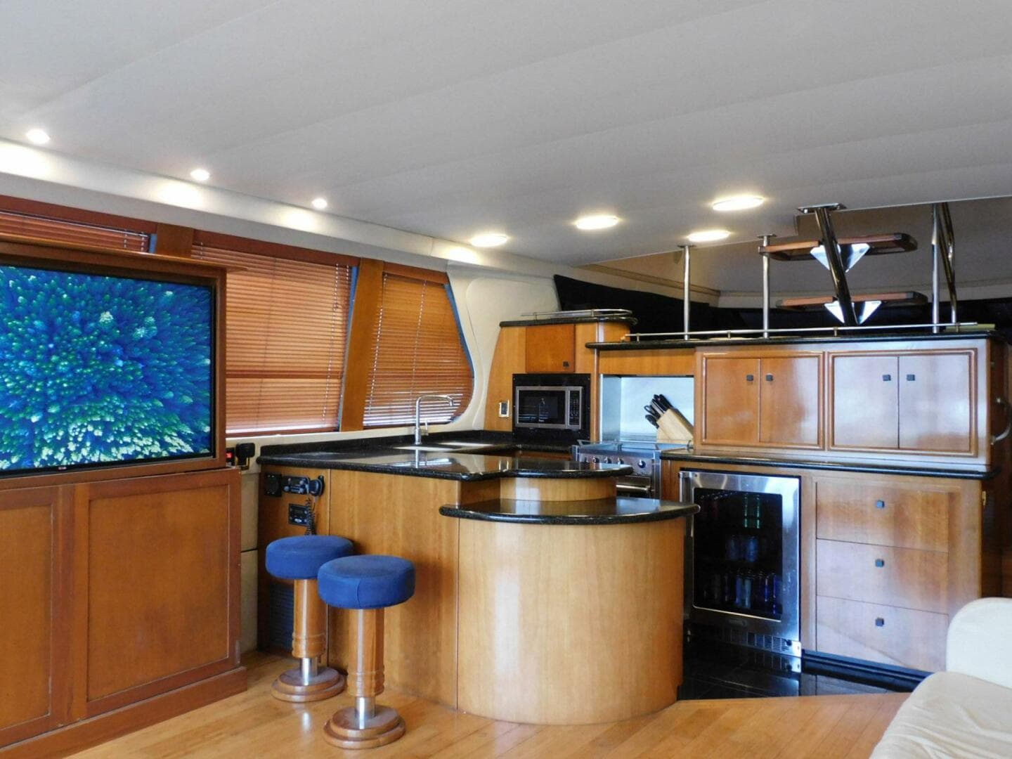 2002 Carver 570 Voyager Pilothouse — photo 9