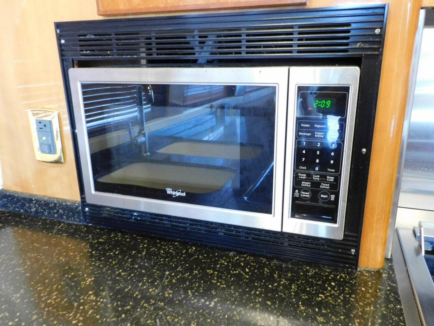 2002 Carver 570 Voyager Pilothouse — photo 16