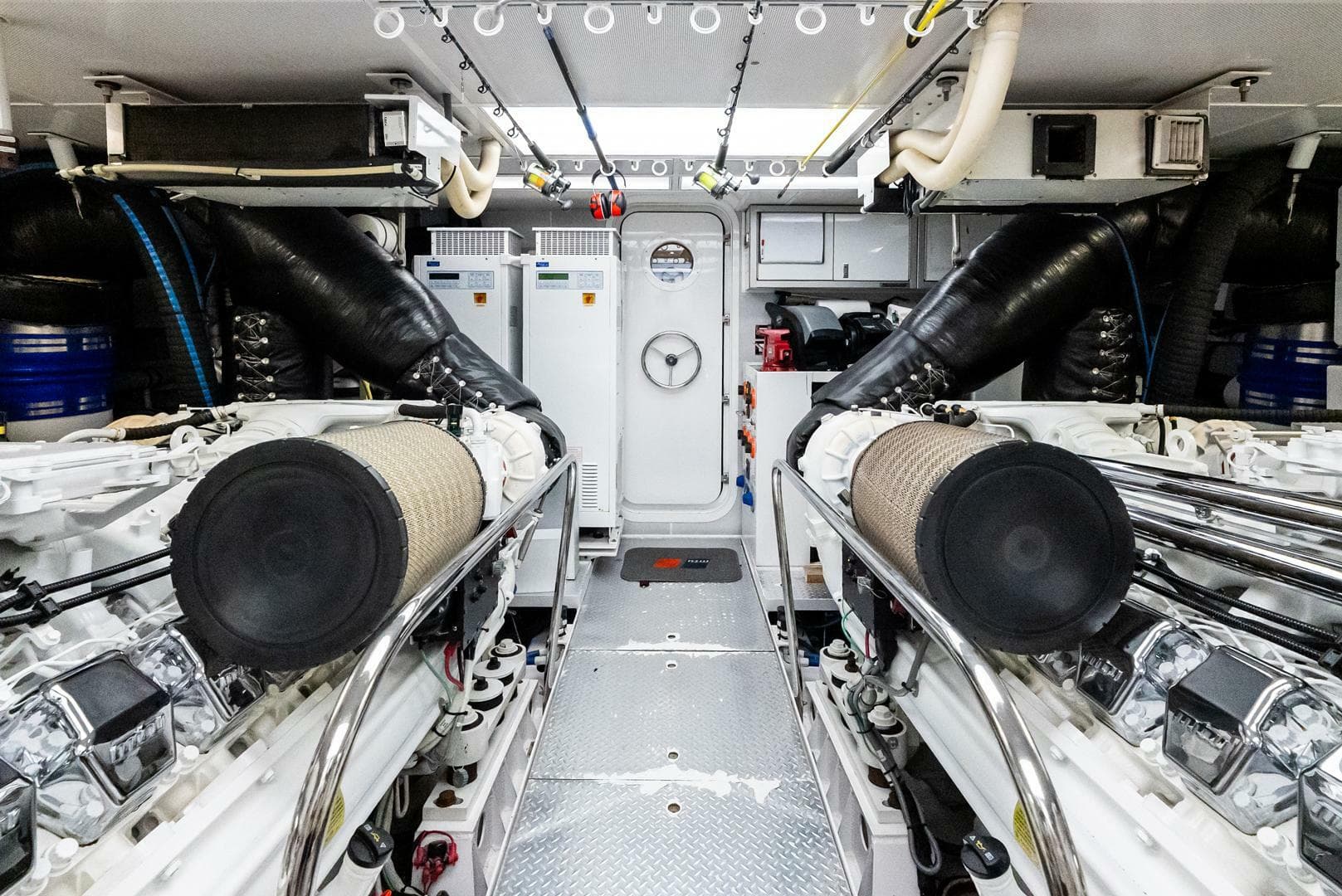 2011 Westport 112 — photo 85