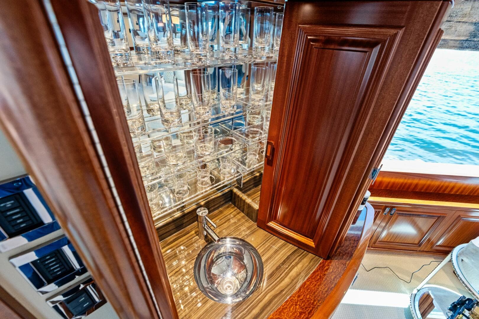 2011 Westport 112 — photo 41