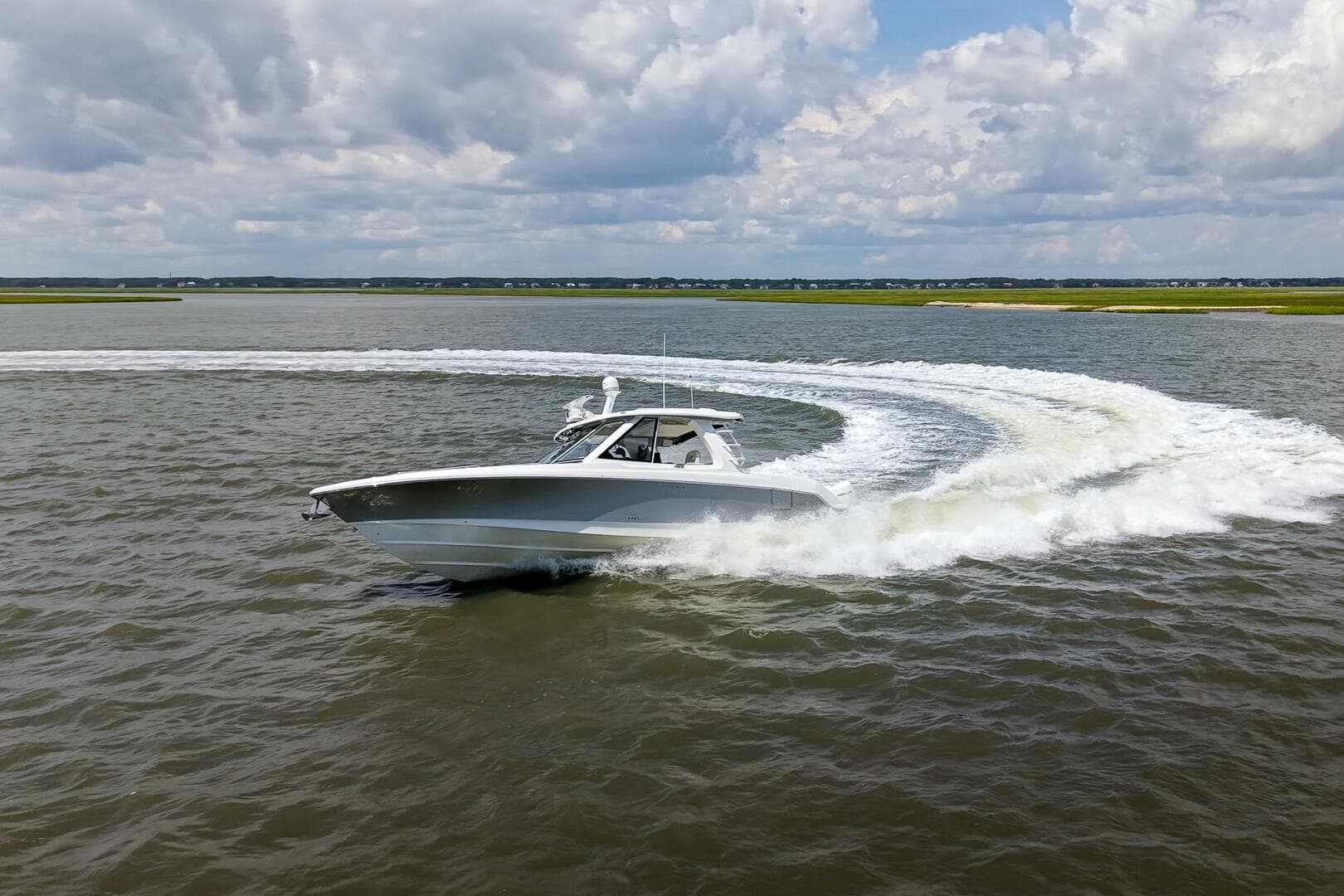2022 Boston Whaler — photo 40